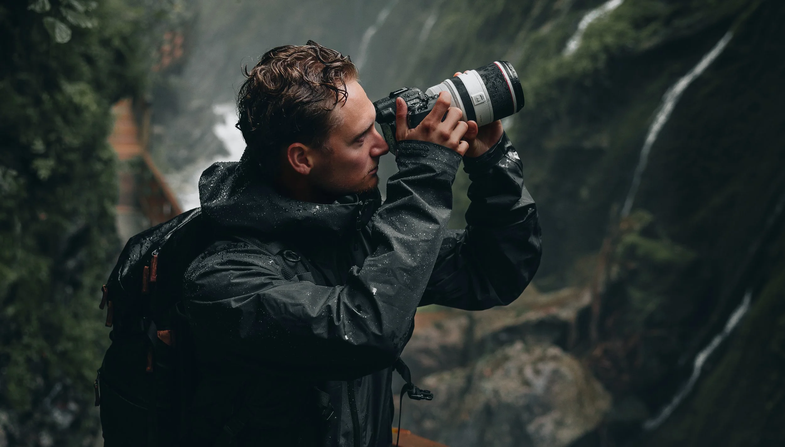 Crafting Unique Travel Narratives & Visuals